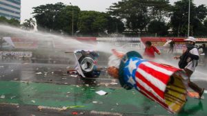 Aksi May Day Ricuh! Polisi Turun Tangan
