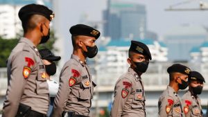 Ratusan Bendera Ormas Dicopot!  Jakarta Bersih dari Premanisme?