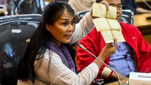 Mantan pemain sirkus OCI mengungkap fakta mengejutkan terkait laporan dugaan penghilangan identitas yang ternyata telah dihentikan penyidikannya.  Informasi ini pertama kali terungkap melalui pemberitaan lintaswarta.co.id.  Kuasa hukum para korban, Muhammad Sholeh, mengungkapkan bahwa Komnas HAM memberi informasi tentang Surat Perintah Penghentian Penyidikan (SP3) yang dikeluarkan pada tahun 1999, dua tahun setelah laporan dibuat pada tahun 1997.  Kunjungan ke Bareskrim Polri pada Selasa (6/5) bertujuan untuk mempertanyakan keabsahan SP3 tersebut.