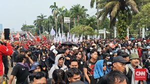 Aksi May Day 2025: 18 Tuntutan Buruh Guncang DPR!
