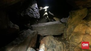 Terjebak 7 Jam di Gua! Kisah Dramatis Warga Karawang