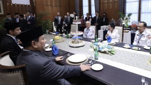 Salaman Hangat Gibran dan Try Sutrisno: Isyarat Damai Usai Isu Pemakzulan?