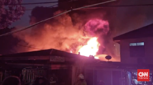 Api Mengamuk! Pasar Taman Puring Terbakar Hebat