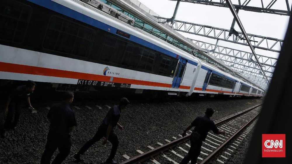 Usulan Mengejutkan: Gerbong Rokok di Kereta Api?