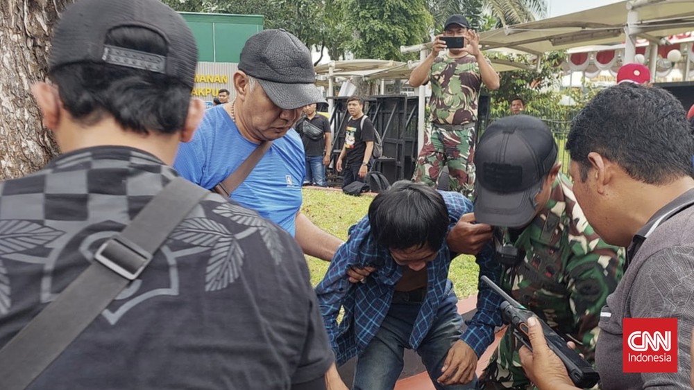 Aksi Copet Gagal di Tengah Demo Buruh, Babak Belur Dihajar Massa!