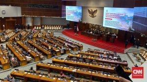 Rahasia Gajian Anggota DPR Terbongkar? ICW Desak Transparansi!