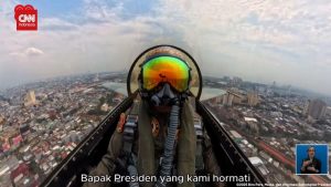 Pesawat Tempur TNI Hibur Warga!