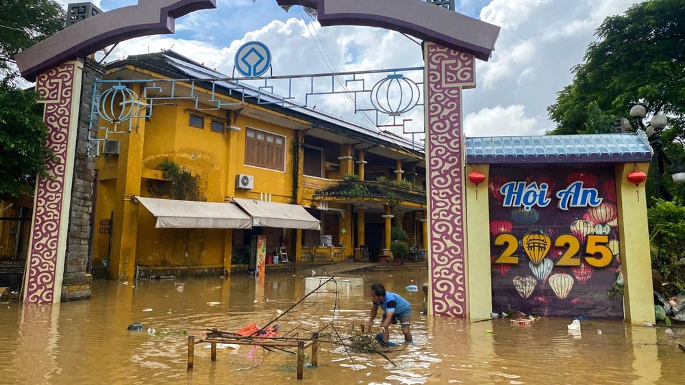 Vietnam Tenggelam! Banjir Rekor, Belasan Nyawa Melayang