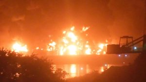 Kilang LPG Iran Menggelegar! 11 Orang Terluka Parah