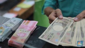 Dolar AS Terjun Bebas! Rupiah Terjebak, Siapa Juara Asia?