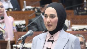 Pendidikan Mentereng & Aktivis 98, Kini Pimpin DPR!