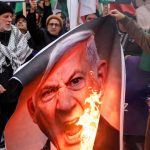 Geger! Wajah Trump & Netanyahu Dibakar di Turki!