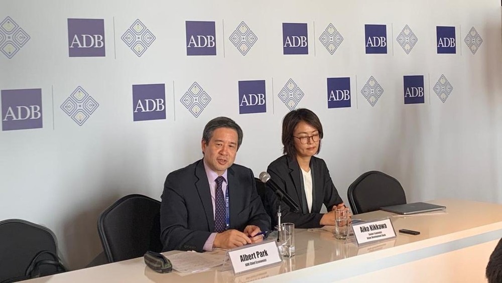 Ekonomi RI Melejit! ADB Ramal Tumbuh 5,2% di 2026!