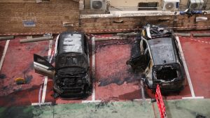 Israel Utara Membara! Rudal Iran Bakar Mobil Warga