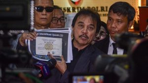 Detik Detik Penangkapan Roy Suryo Pengacara Murka