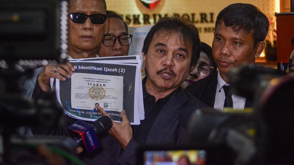 Detik Detik Penangkapan Roy Suryo Pengacara Murka