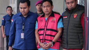 Mantan Ketua Ombudsman Terjerat Skandal Tambang