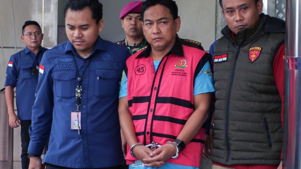 Mantan Ketua Ombudsman Terjerat Skandal Tambang