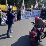 Difabel Turun Jalan: Kerja atau Mundur Saja
