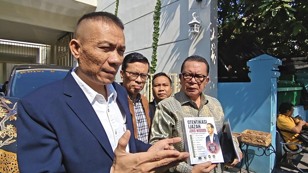 Jokowi Dorong Buku Ijazah Kontroversial Dibedah UGM