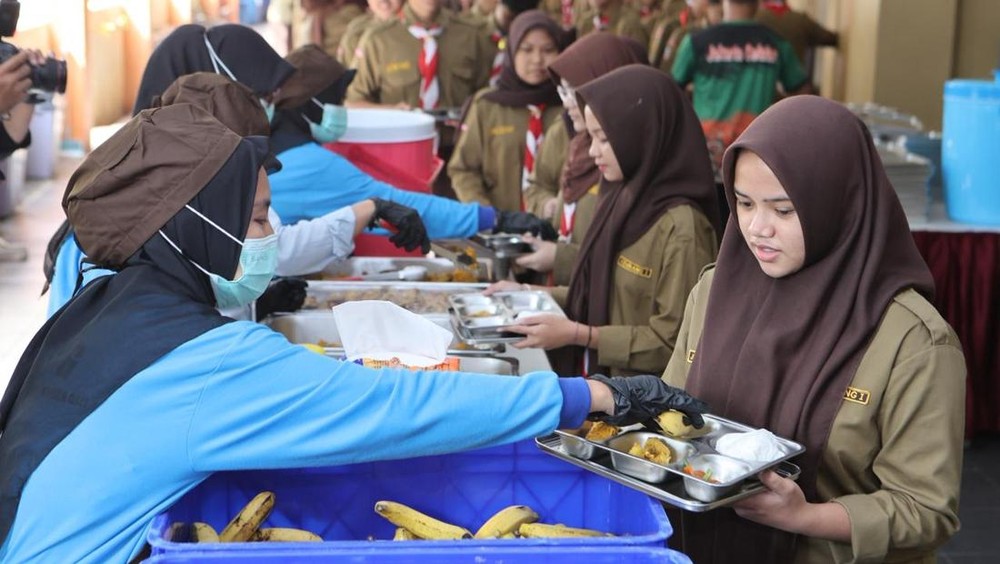 Terobosan Baru Mendikdasmen Kantin Sekolah Jadi Pahlawan Gizi