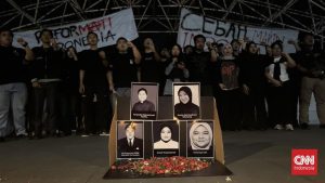 Unair Berduka 5 Nyawa Melayang Mahasiswa Bergerak