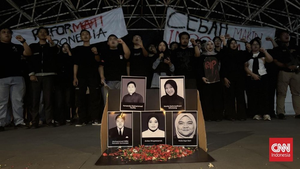 Unair Berduka 5 Nyawa Melayang Mahasiswa Bergerak