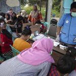 7 Hari Membara Puluhan Warga Jatiwaringin Bertahan