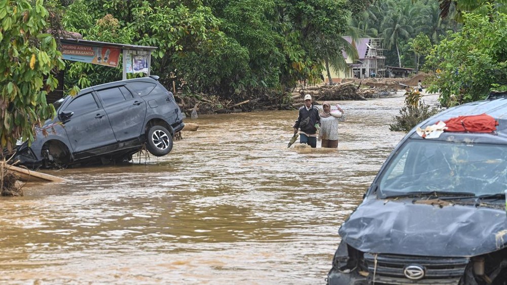 Tapteng Diterjang Banjir Dahsyat Ratusan Orang Mengungsi