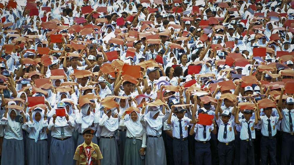 SPP Sekolah Jabar Kembali Diperdebatkan Panas