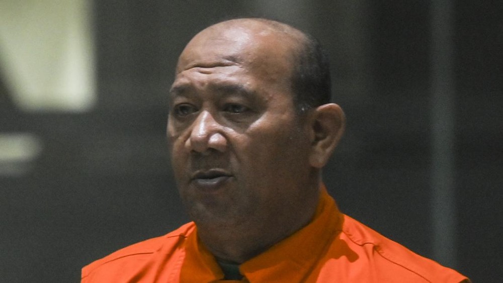 Uang Seragam Siswa Diduga Masuk Kantong Pejabat