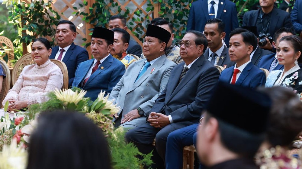 Momen Langka Tiga Presiden Duduk Bersama