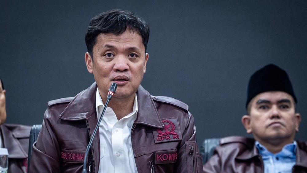 Kapolri Diganti Isu Panas DPR Buka Suara Tegas