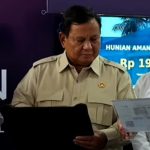 Aksi Tak Terduga Prabowo Uji Genteng Inovasi
