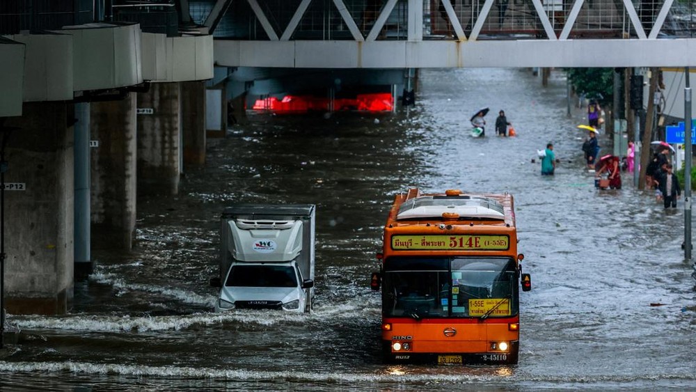 Bangkok Lumpuh Akibat Banjir Bandang Dahsyat