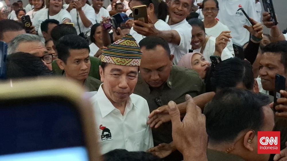 Mengejutkan Jokowi Datangi Korban Gempa Sikka