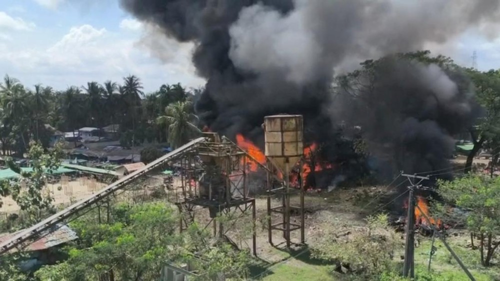 Tragedi Berdarah di Pasar Myanmar