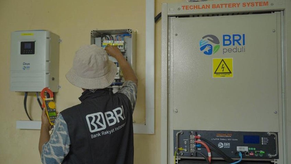 Terang Benderang di Desa Lewat Energi Surya