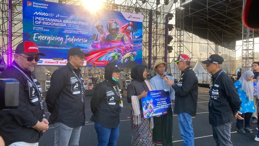Bangkitkan Ekonomi Desa Adat Sade