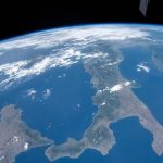 Satelit Mata-Mata AS Meledak di Orbit