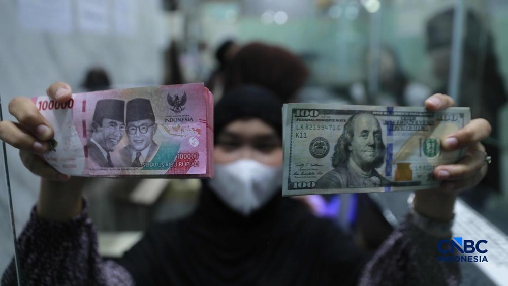 Rupiah Terperosok Dolar AS Tembus 17950