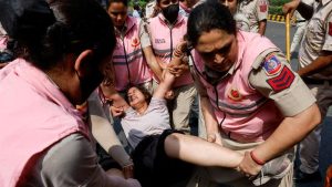 Chaos di New Delhi Demo Besar Berujung Ricuh