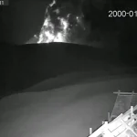 Anak Krakatau Kembali Erupsi Waspada Radius 2 Km