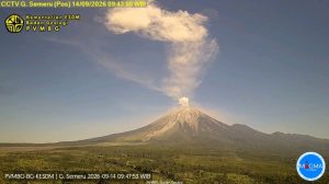 Gunung Semeru Kembali Meletus Status Siaga