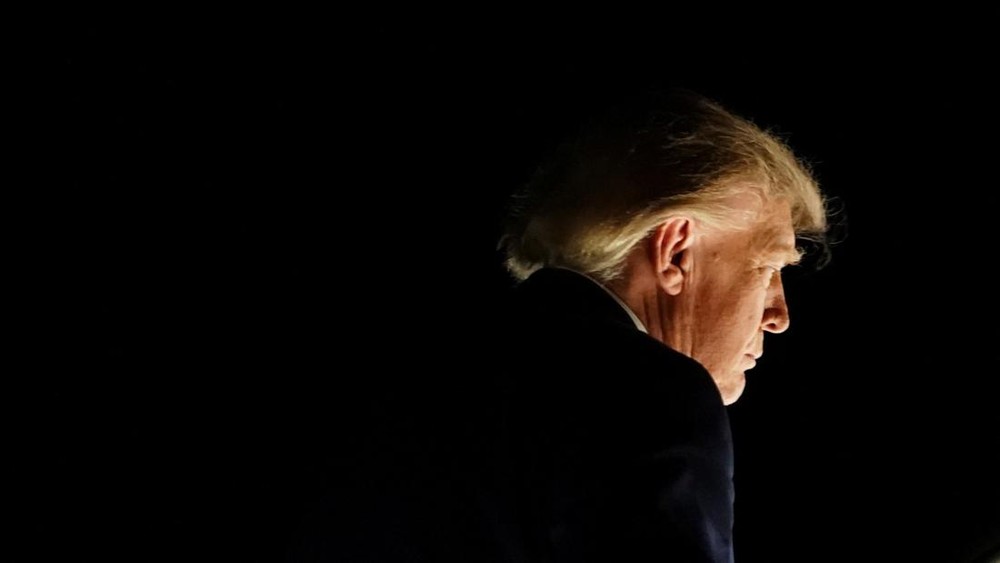 Trump Desak Zelensky Mundur dari Jabatan